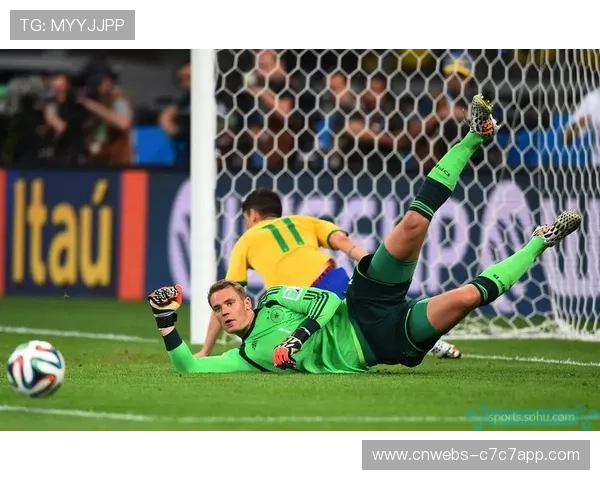 诺伊尔高龄屡献神扑,拜仁门神当选全场最佳 诺伊尔高龄屡献神扑,拜仁门神当选全场最佳