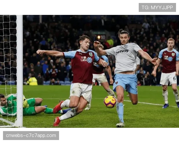 一座工业城市的足球记忆：随伯恩利球迷观看可能的告别英超之战